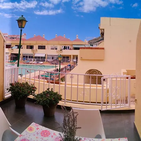 Lovely Apartment, Great Location!