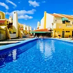 Lovely Apartment, Great Location!
